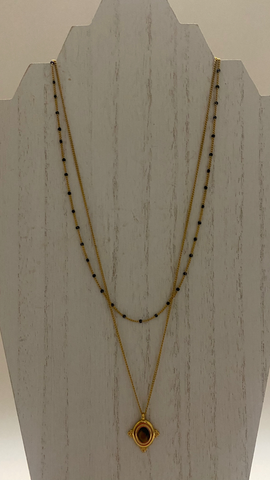 Amuleto Necklace